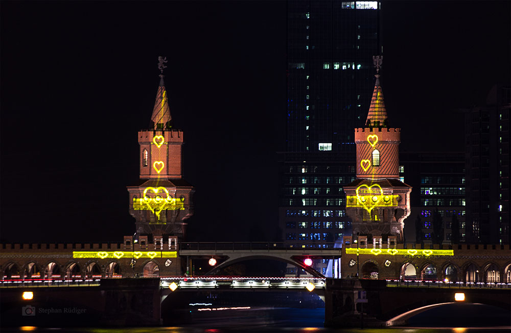 Oberbaumbrücke mit Herzen