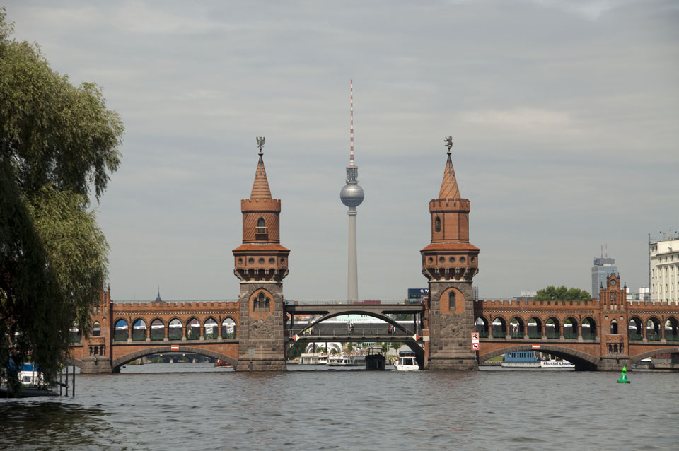 Oberbaumbrücke vom Wasser aus