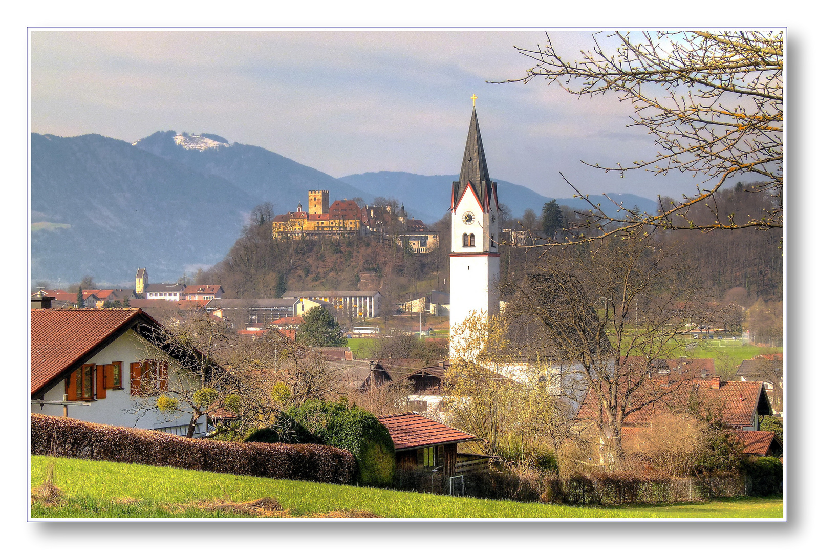 Oberbayrischer Ansichtskartenblick auf Neubeuern