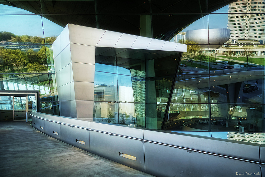 Oberer Eingang zur BMW Welt