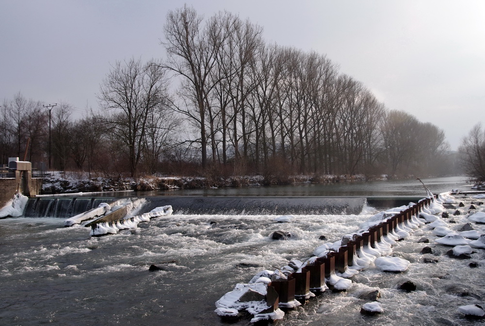 Oberes Neckarwehr in Neckartailfingen