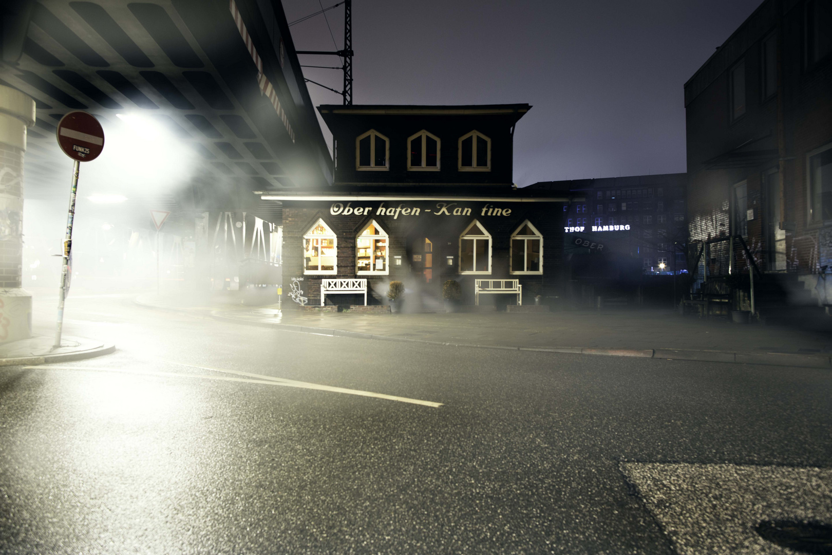 Oberhafen Kantine bei Nacht 