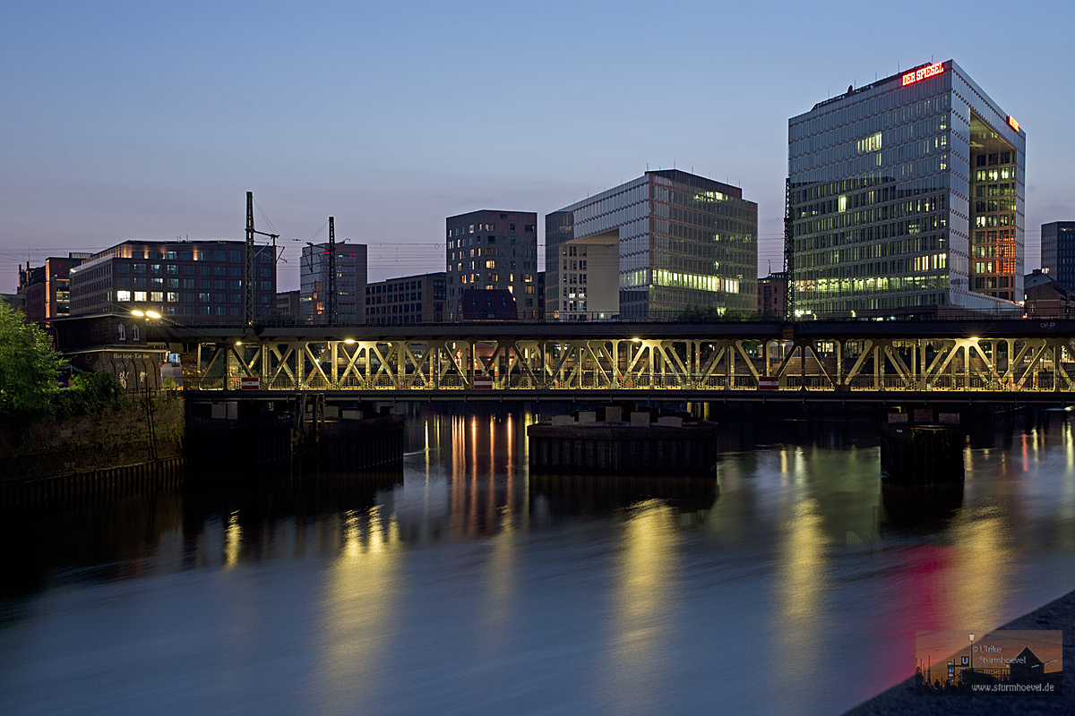 Oberhafenbrücke