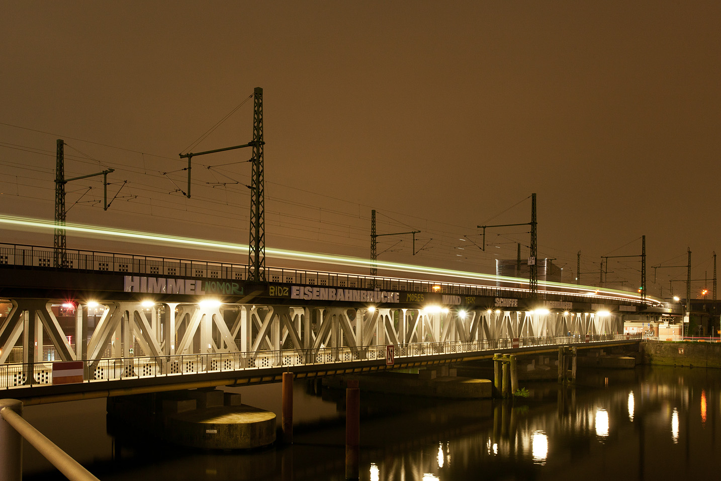 Oberhafenbrücke