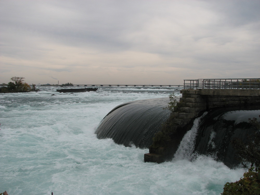 Oberhalb der Horseshoe Falls (Niagara)