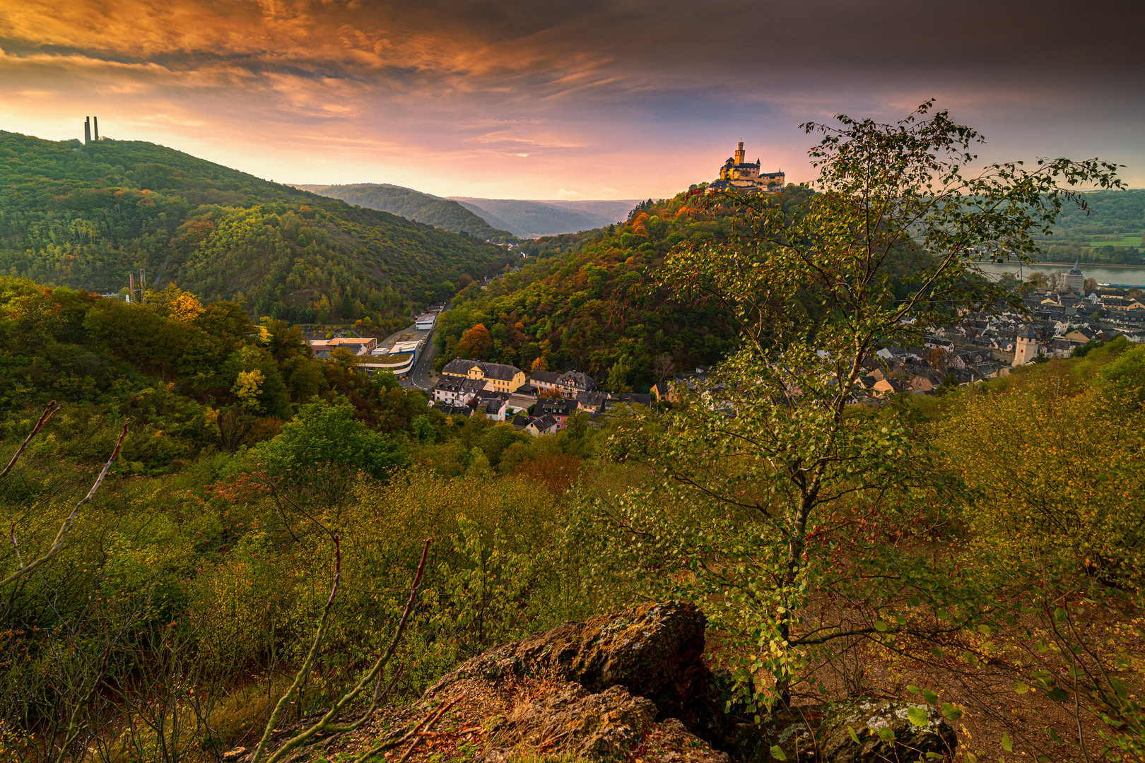 Oberhalb von Braubach mit Blick auf die Marksburg