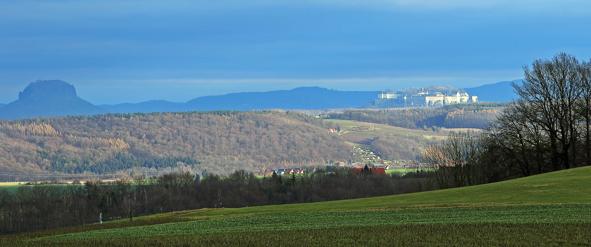 Oberhalb von Falkenhain habe ich einen solchen Blick auf die Festung Königstein  ...