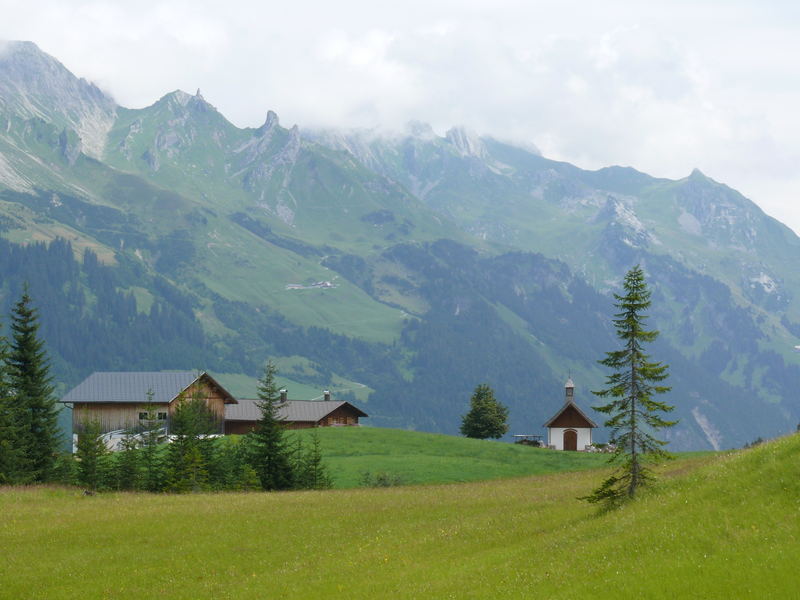 Oberhalb von Sonntag Stein