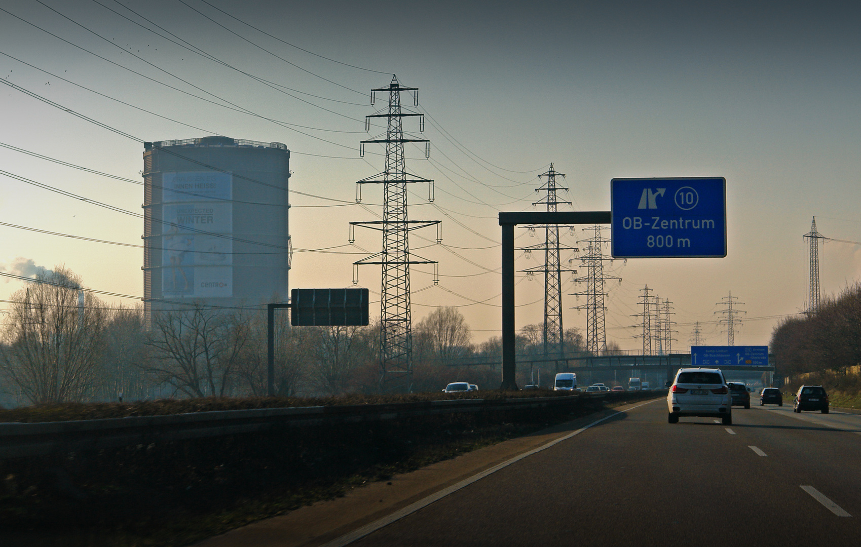 Oberhausen - A42 und Gasometer