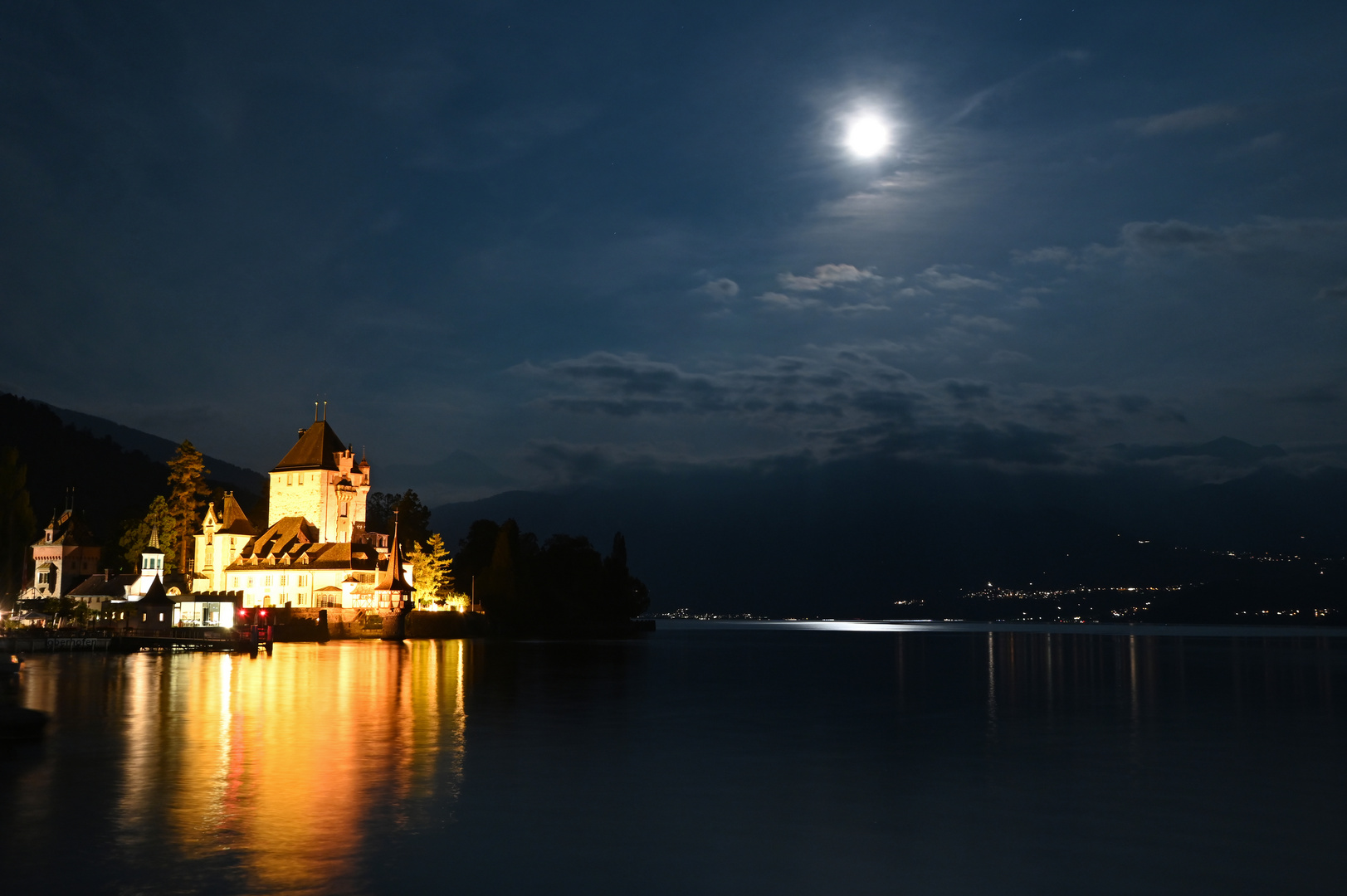 Oberhofen und der Mond