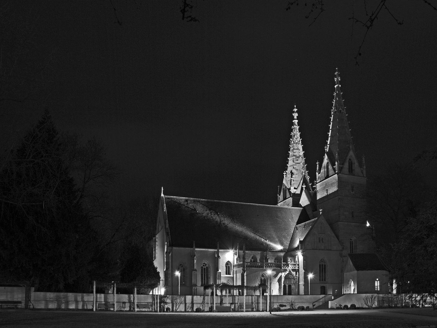 Oberhofenkirche Göppingen bei Nacht