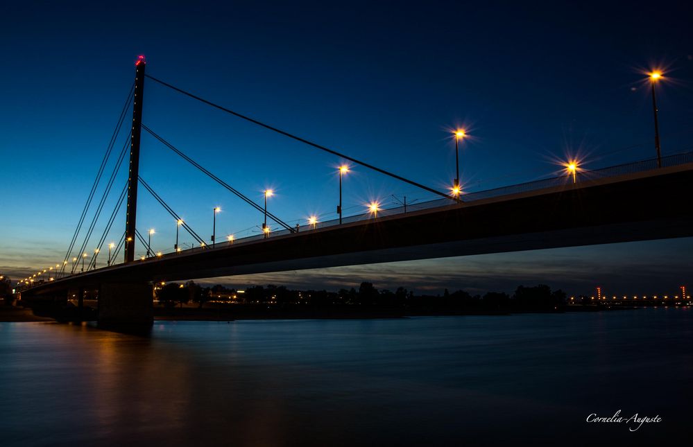 Oberkasseler Brücke..