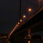 Oberkasseler Brücke bei Nacht