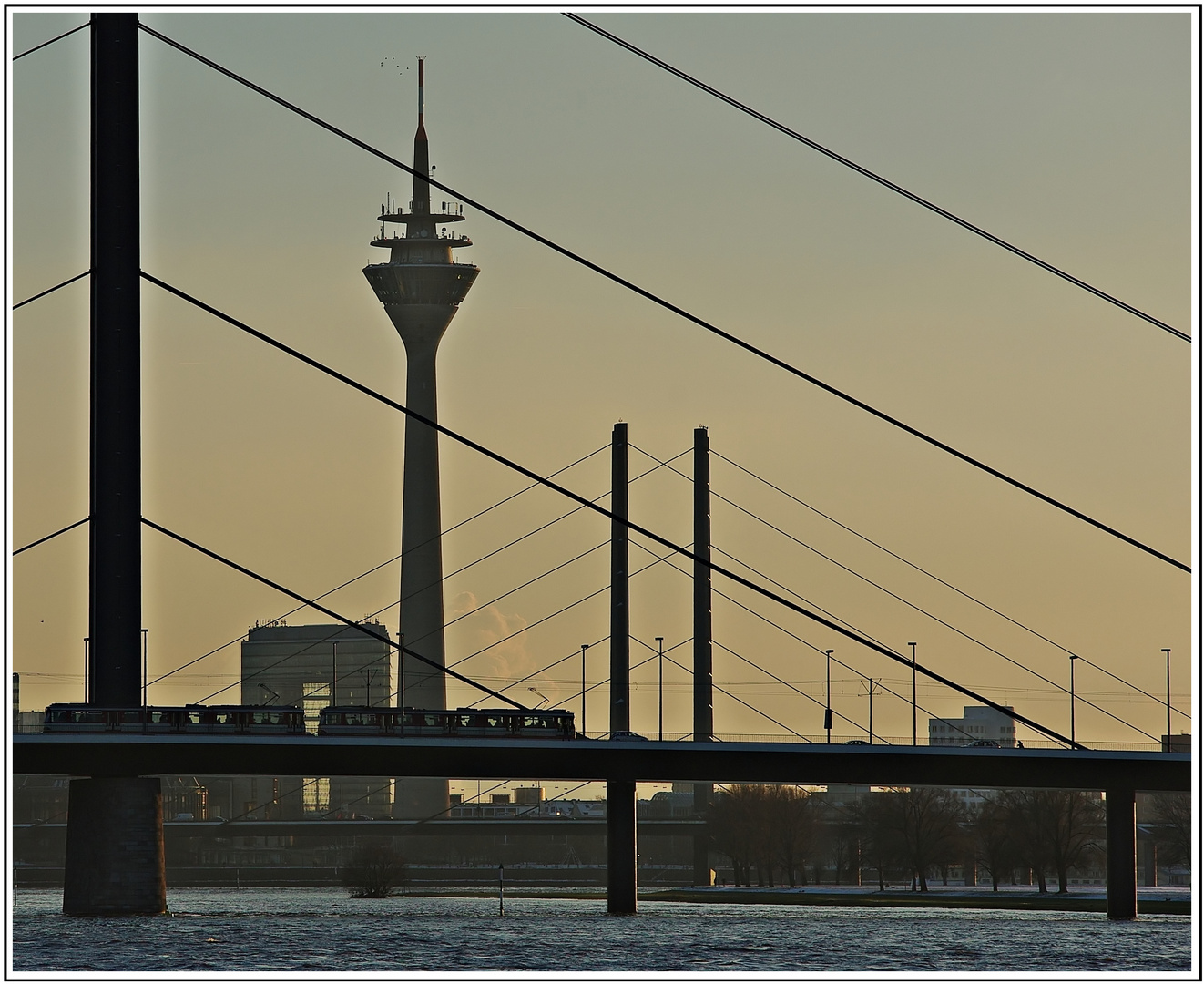 Oberkasseler Brücke II