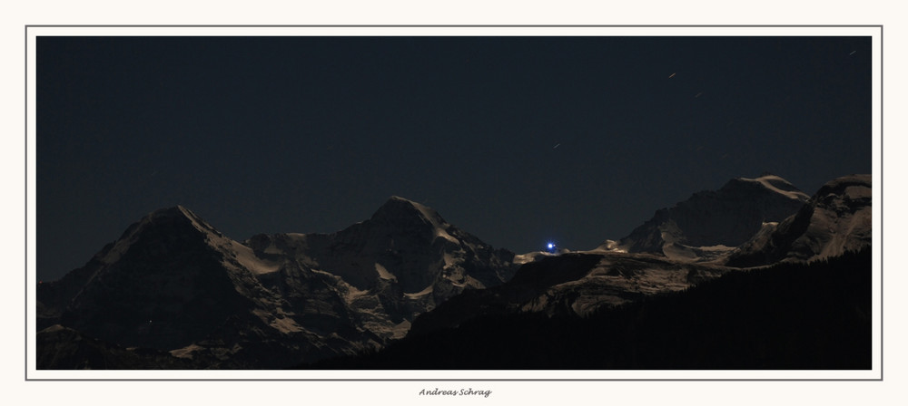 Oberland bei Nacht