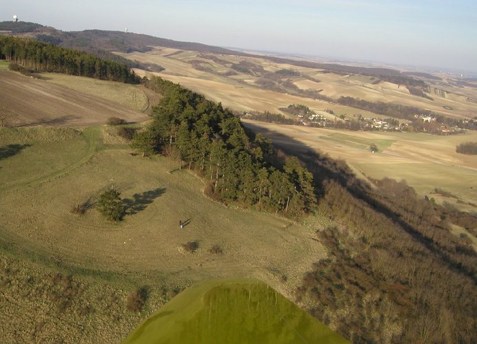 Oberleiser Berg - mit Buschberg im Hintergrund