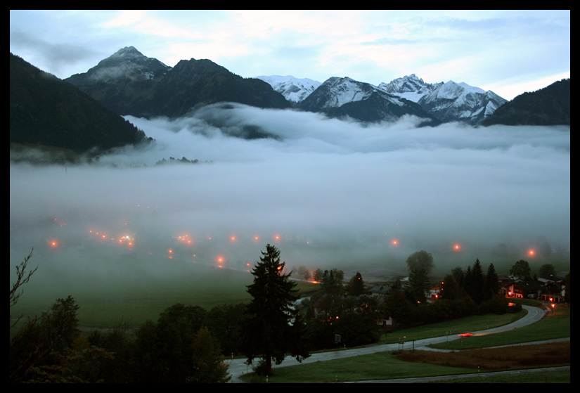 Oberstdorf im Morgennebel