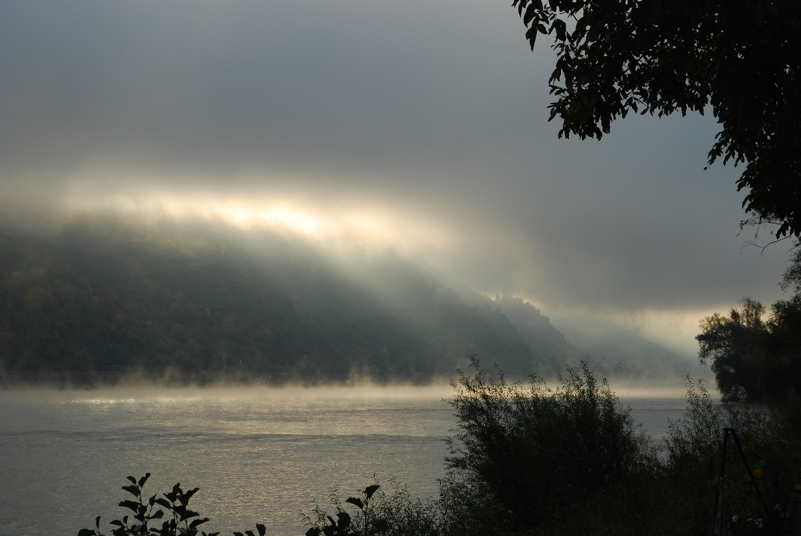 Oberwesel im Herbst Mystischer Sonnenaufgang