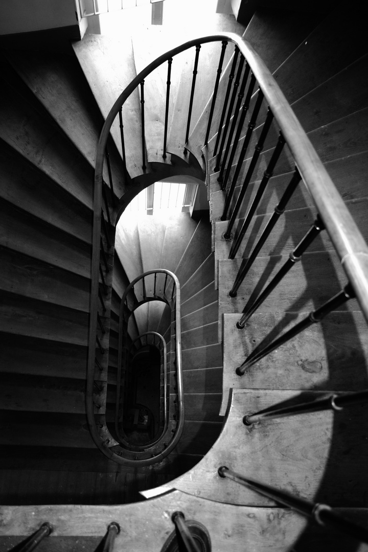 obscur escalier