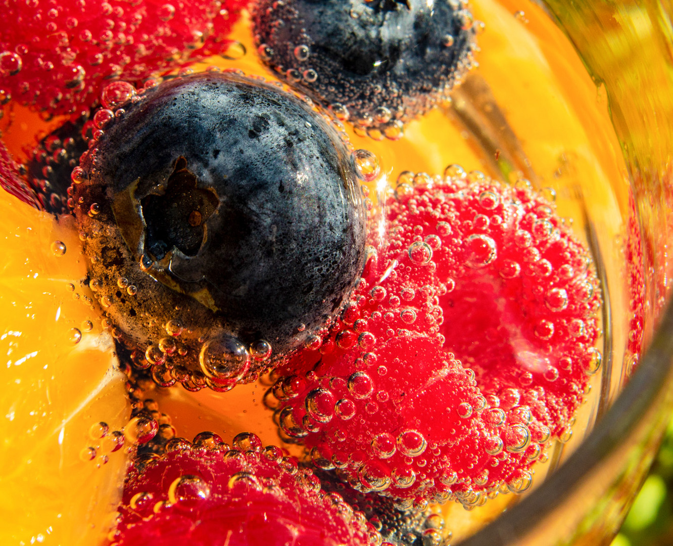 Obst mit Sekt und Vitamin C