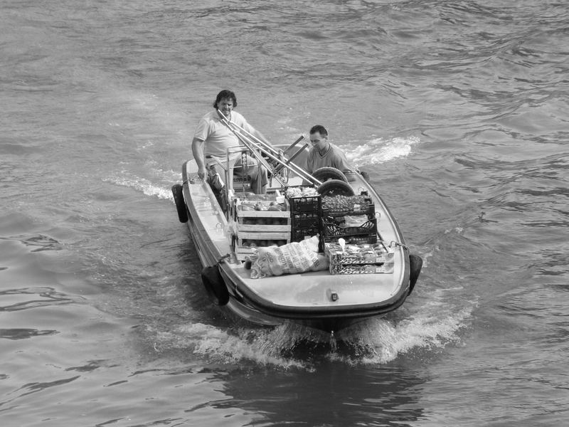 Obst- und Gemüselieferanten in Venedig