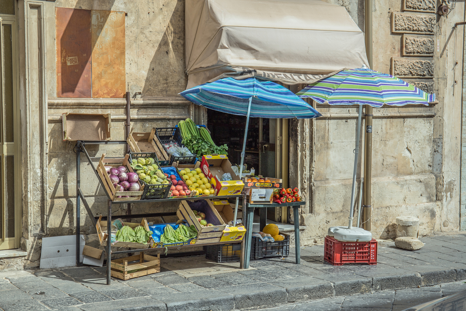 Obstladen in Noto