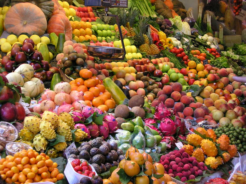 Obststand in Barcelonas Markthalle