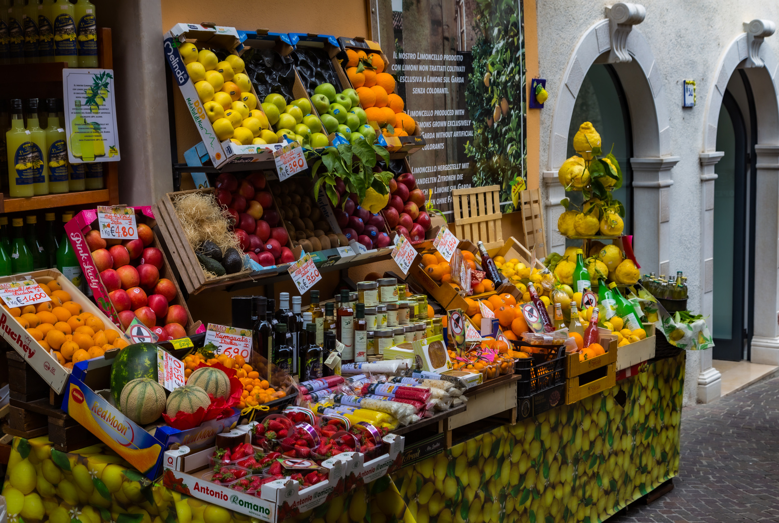 Obststand in Limone