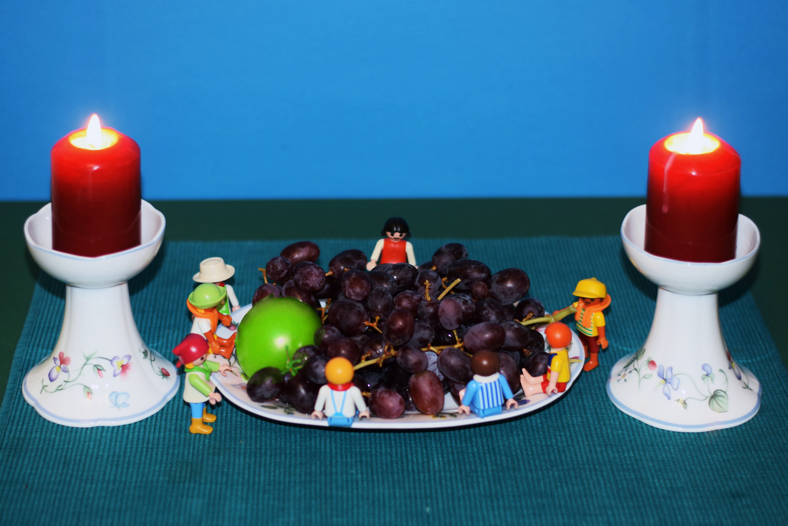 Obstteller mit Playmobil Männchen