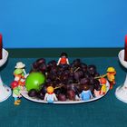 Obstteller mit Playmobil Männchen