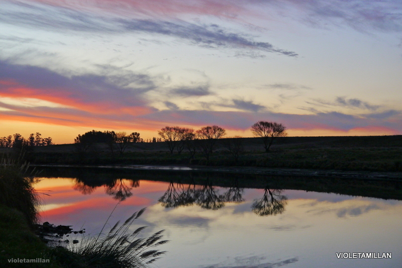 OCASO EN EL RIO