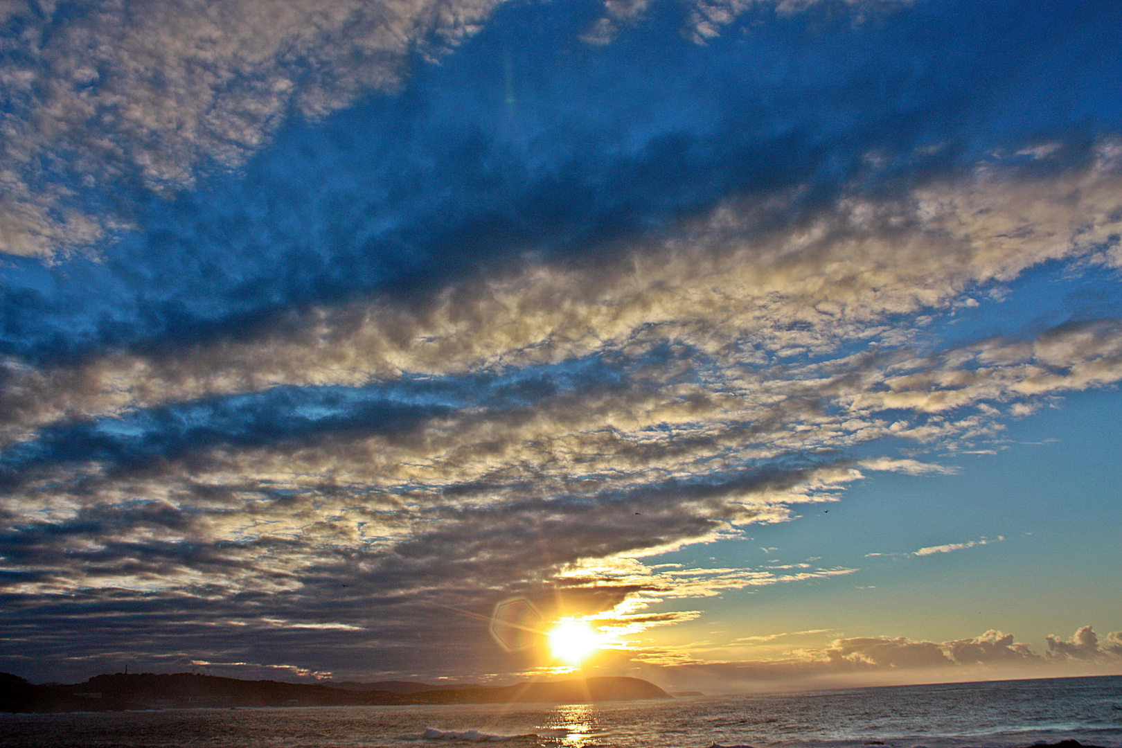 ocaso en la costa gallega