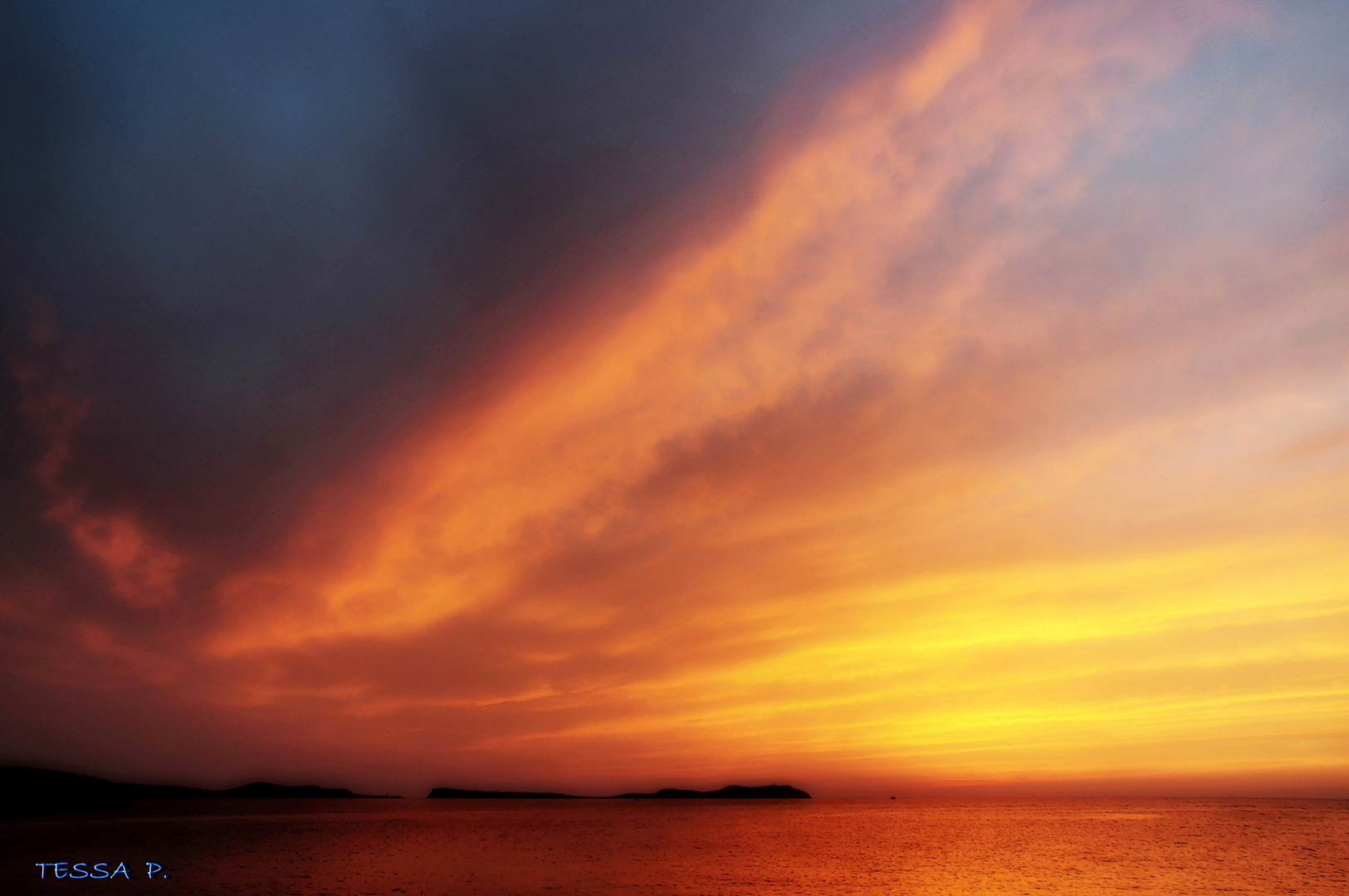 OCASO EN PORT DES TORRENT. ( SAN JOSEP / Isla de IBIZA ).   Dedicada a Mª ANTONIA RUBIO MAESO.