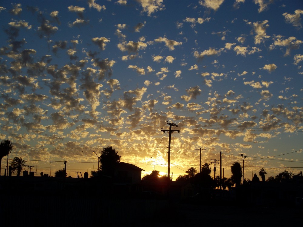 Ocaso sobre la ciudad G.N. B.C.S.