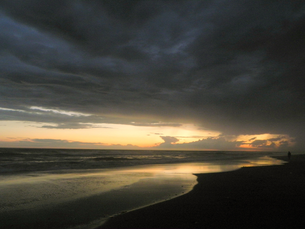 ocaso y tormenta