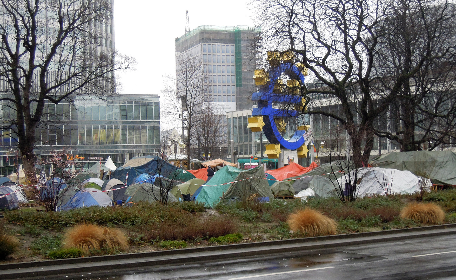 occupy frankfurt...now!!!