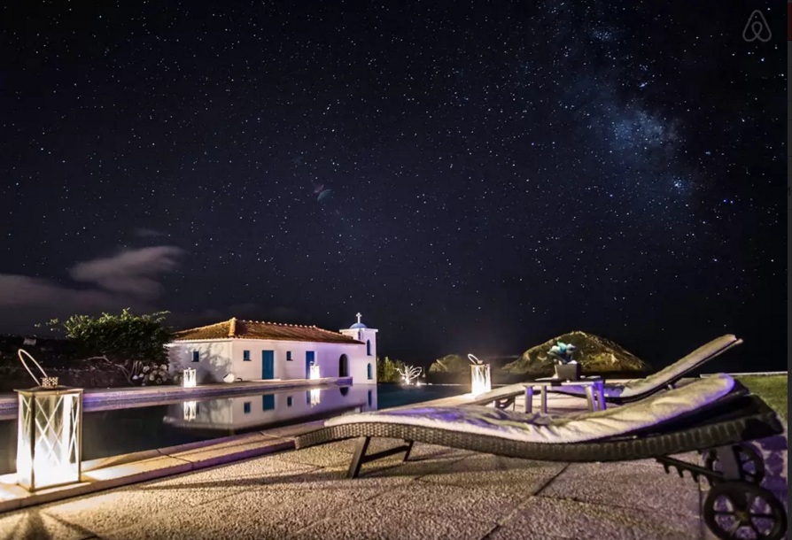 Oceanfront's Milky Way thanks to 200 m darkness