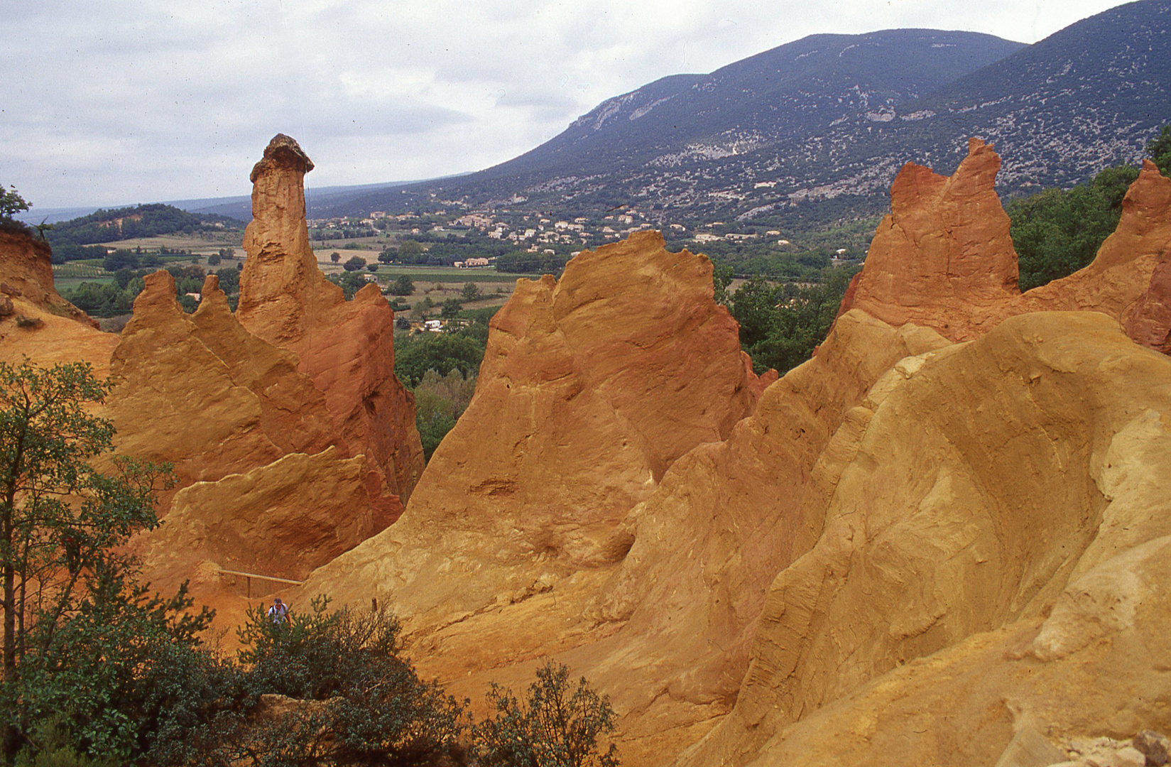 Ockerfelsen bei Roussillon ( Südfrankreich)