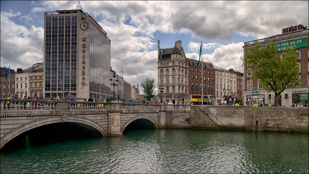 - O'Connell Bridge -