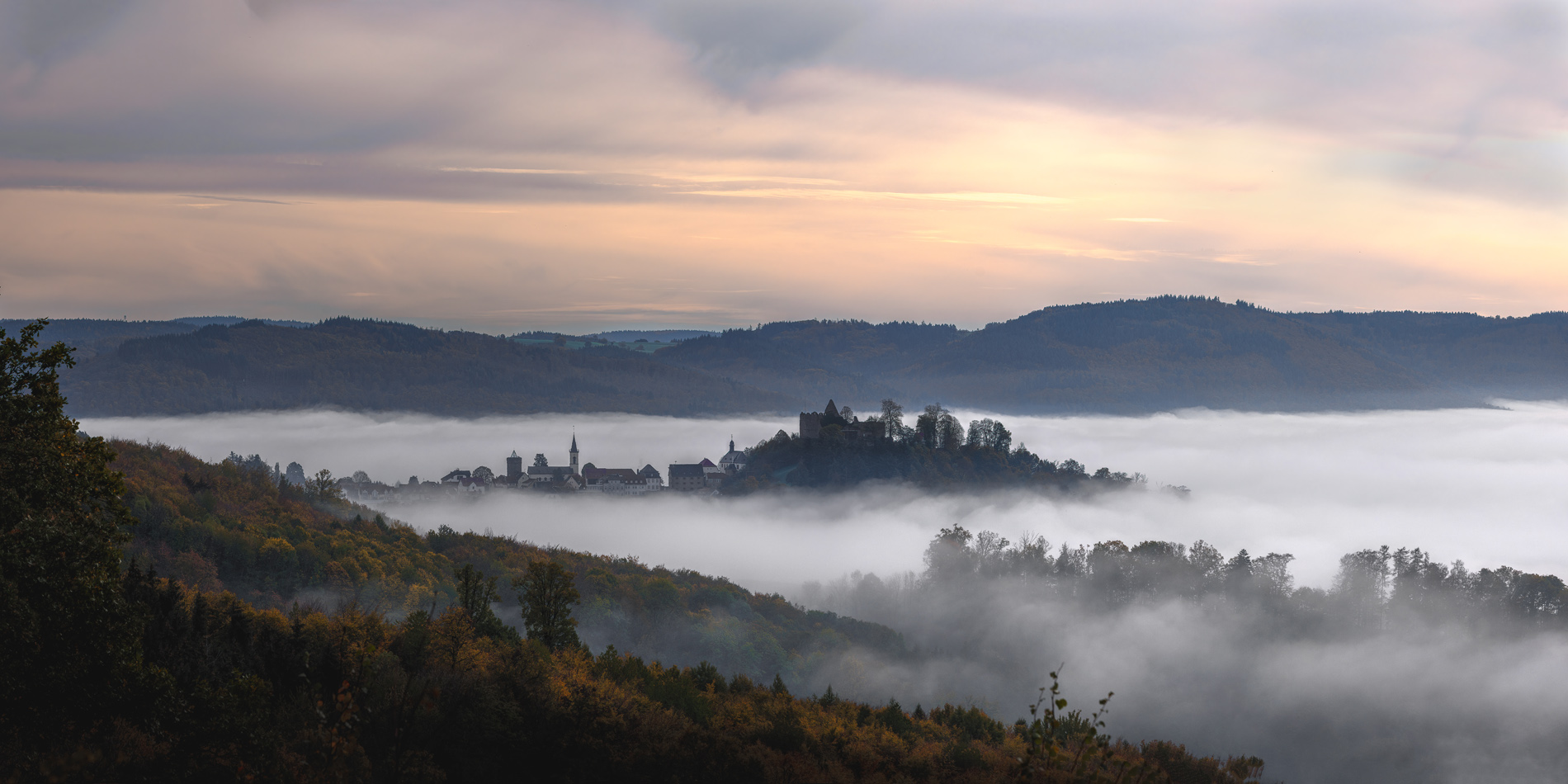 Odenwald | Lindenfels im Nebel