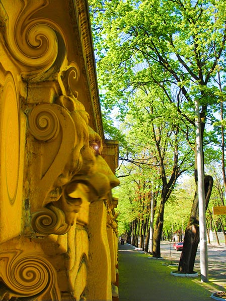 Odessa. French Boulevard. The Lion's Roaring