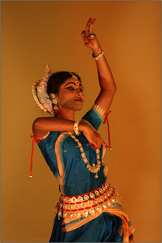 odissi - dancer 04