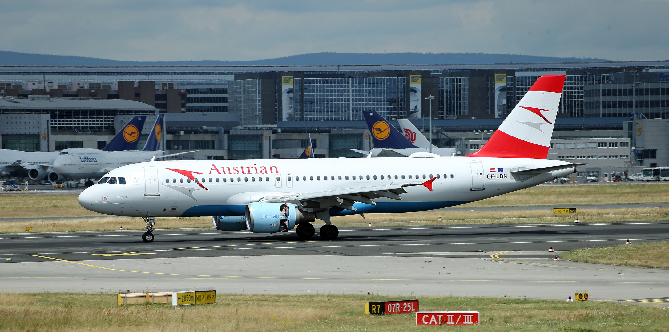 OE-LBN  - Airbus A320-214 -