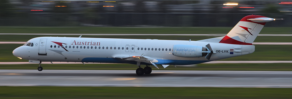 OE-LVK - Austrian Airlines - Fokker 100