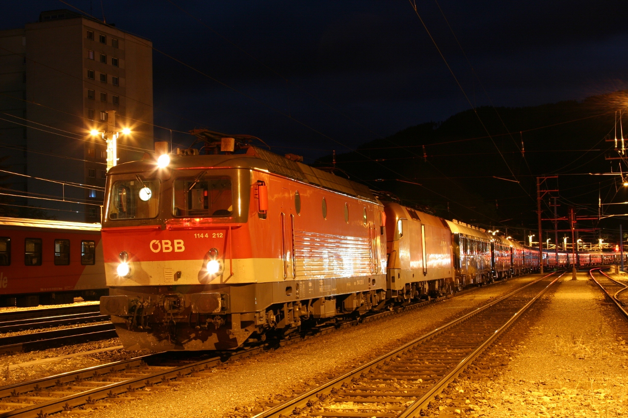 ÖBB 1144 212 mit VSOE