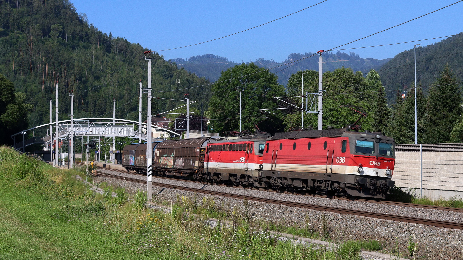 ÖBB 1144 247 & ÖBB 1142 601