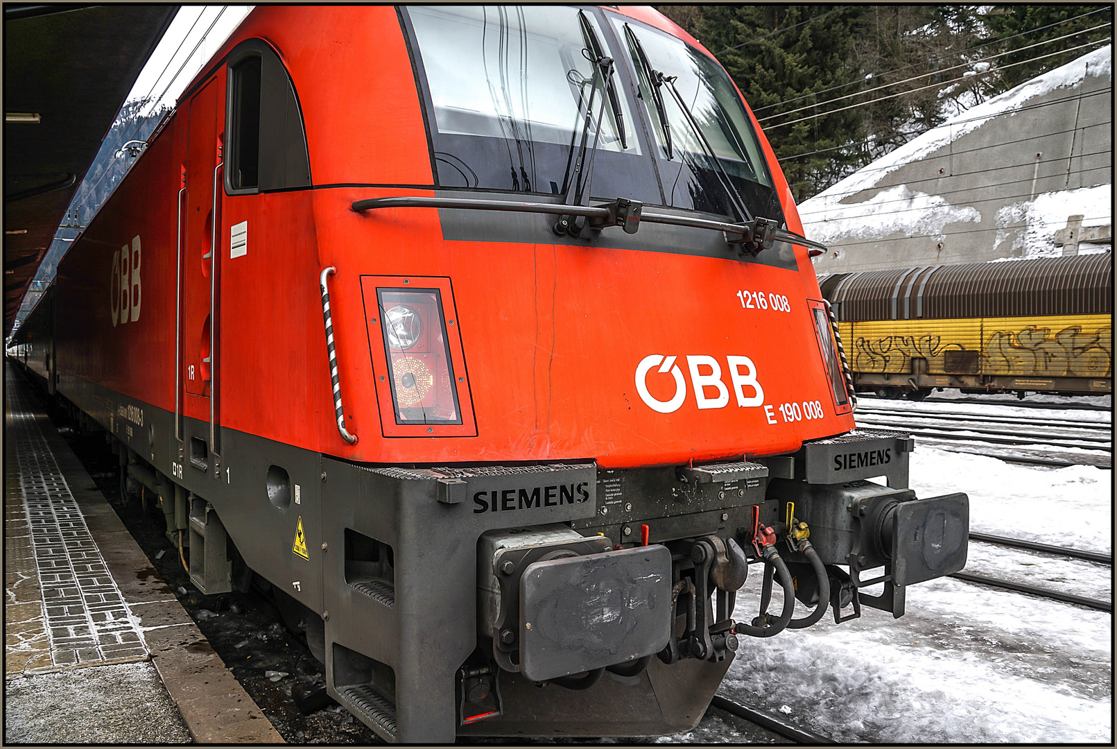 ÖBB 1216 008 ...