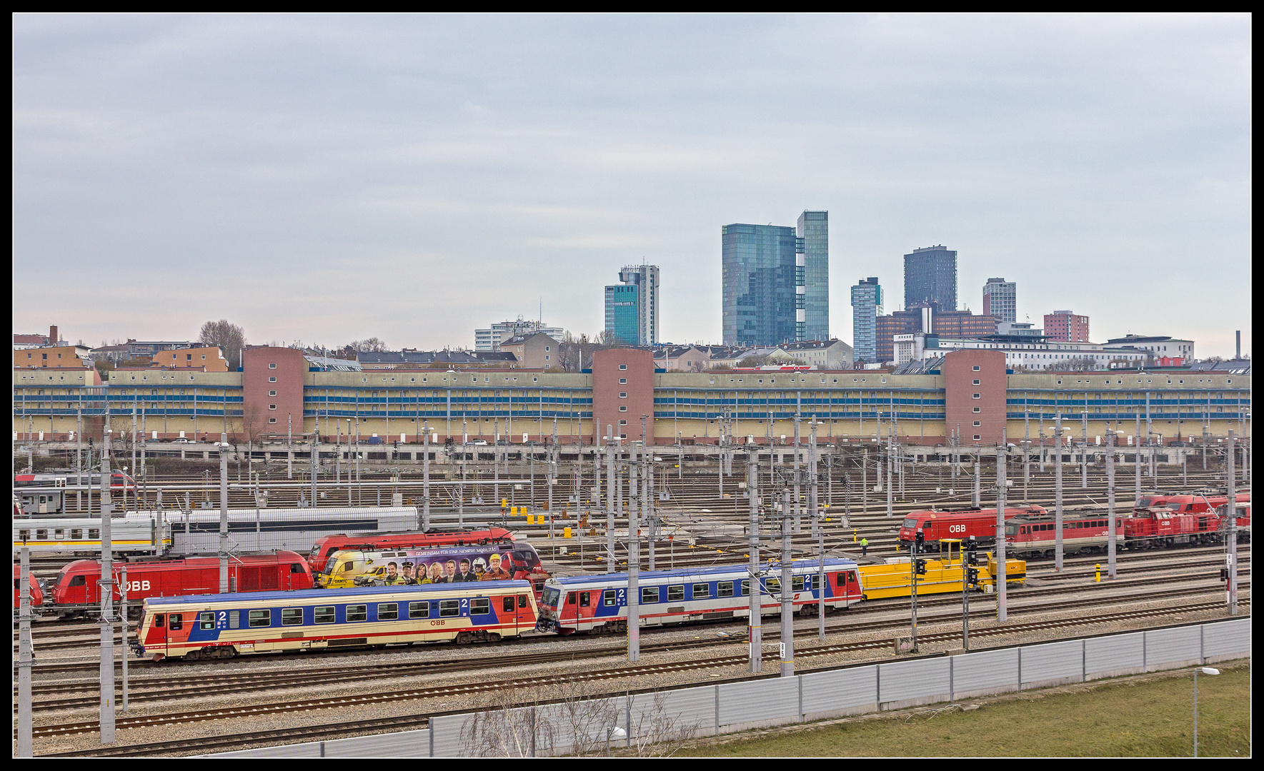 ÖBB Matzleinsdorferplatz & Twin Towers