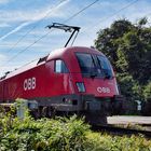 ÖBB-Taurus am BÜ in Hilden