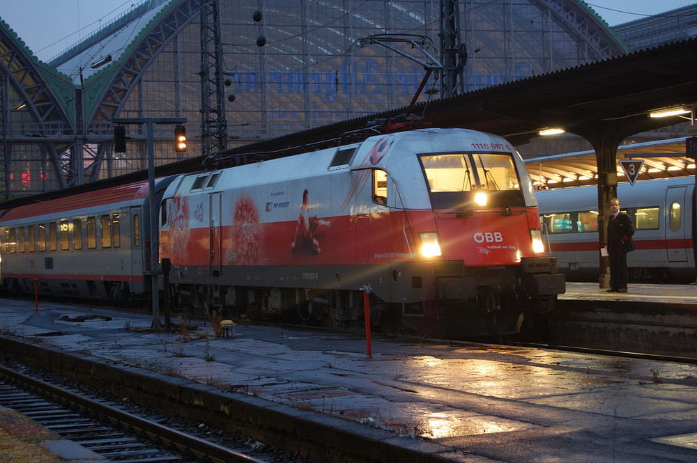 ÖBB Taurus mit EM Polen Motiv